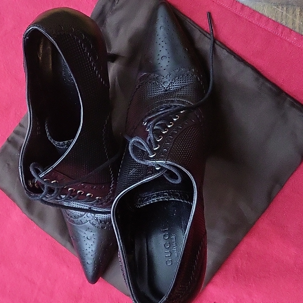 High heels lace booties used perfect condition size 39 made Italy